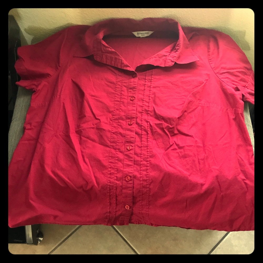 Women’s short sleeve shirt